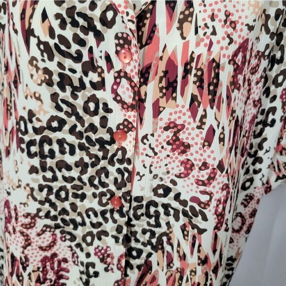 Donnkenny plus size women's animal print blouse - Picture 4 of 10